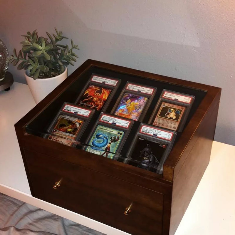 Vitrina ElShowTCG con cartas gradeadas expuestas