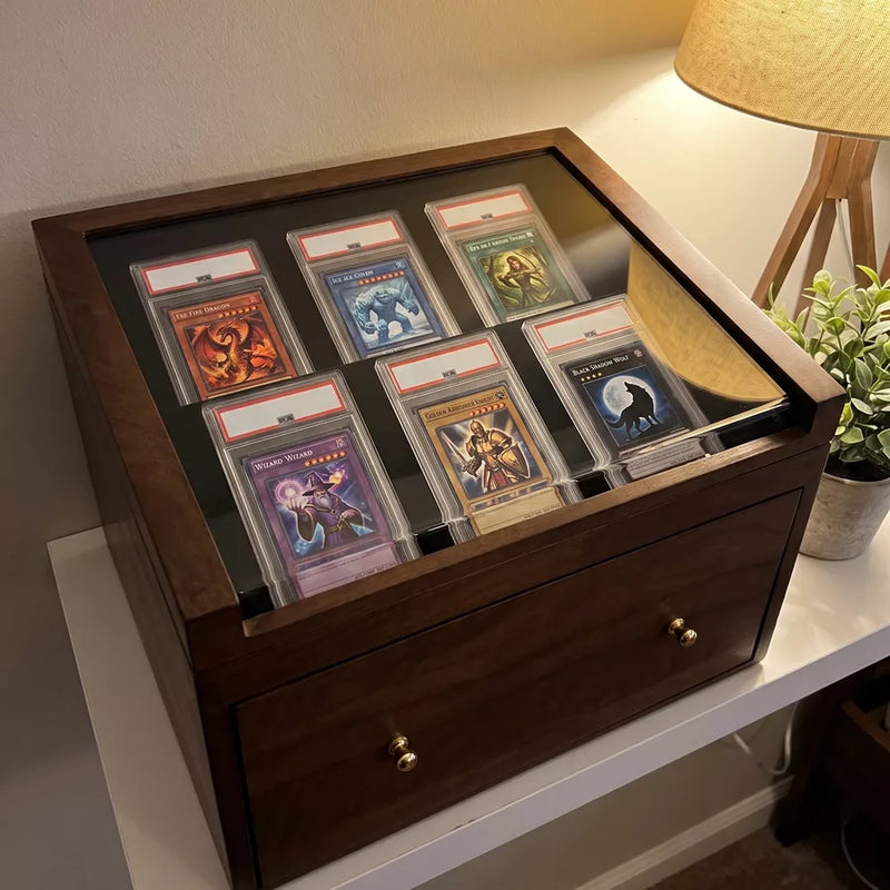 Vitrina ElShowTCG con cartas gradeadas expuestas
